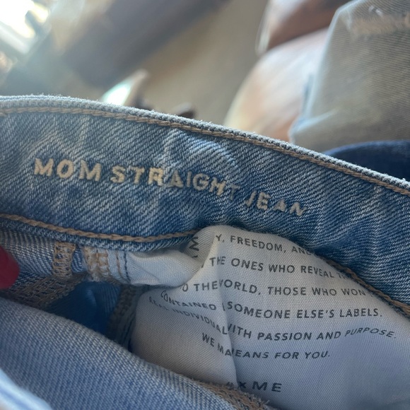 American Eagle Straight Mom Jean size 2 Reg 👖 - Picture 6 of 6